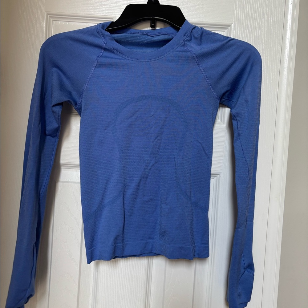 Worn twice!!! EUC Lululemon swiftly tech